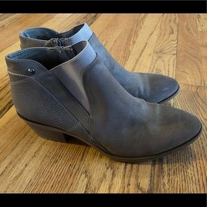Simply Vera Wang Booties - Gray/Beige Size 9